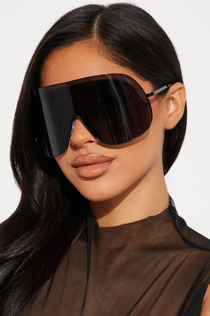 Ezara | Obscura – Oversized Shield Sunglasses