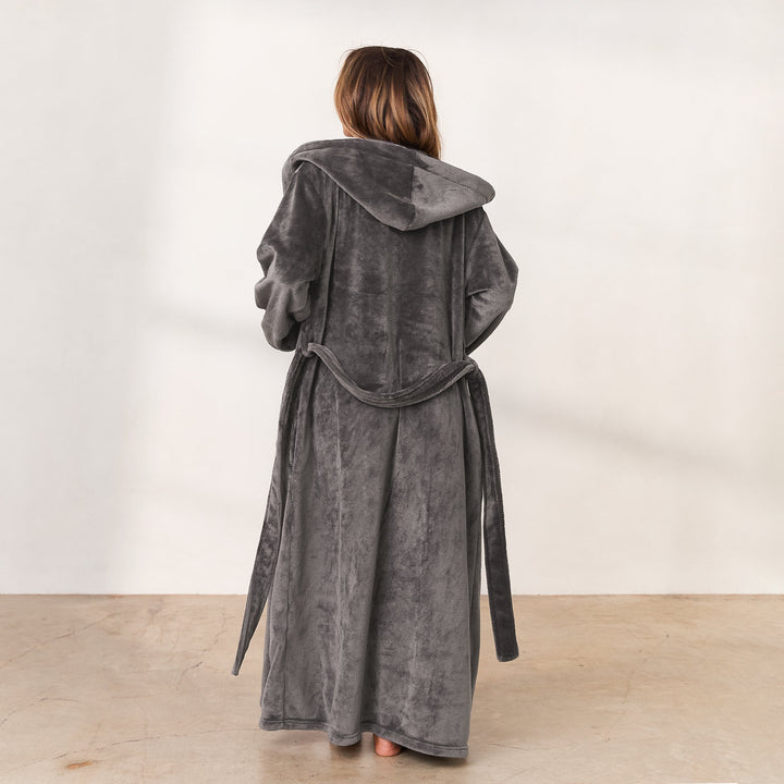 Ezara | The Cloud Embrace Robe