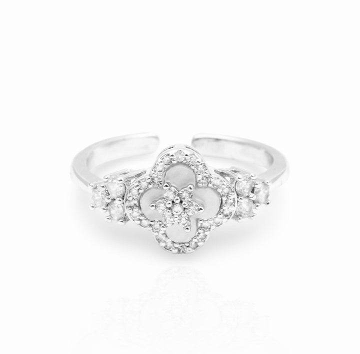 L&A - Diamond Bloom Ring
