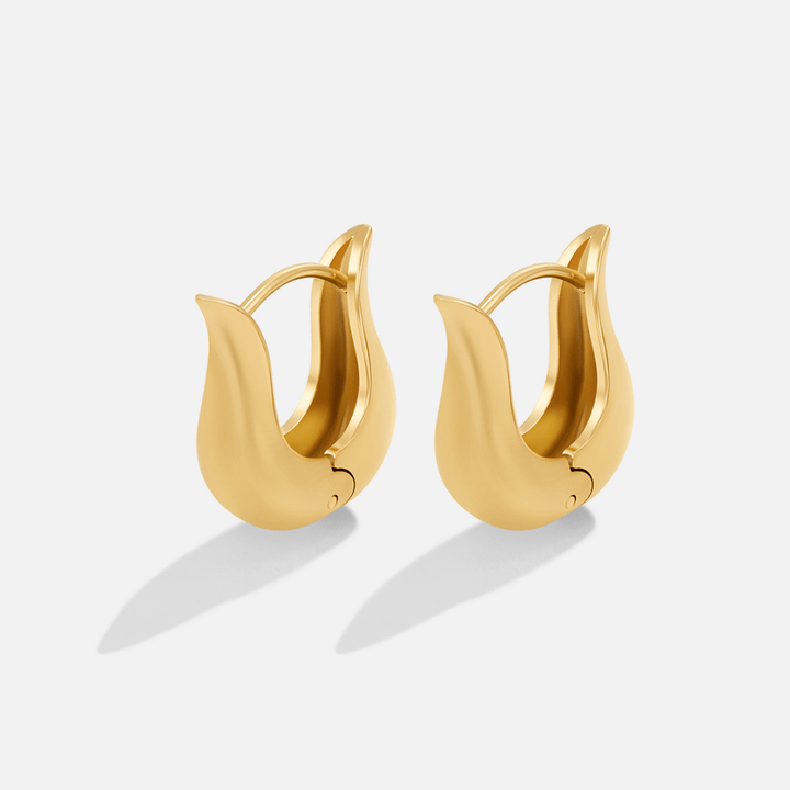 L&A | Vivienne Gold Hoop Earrings